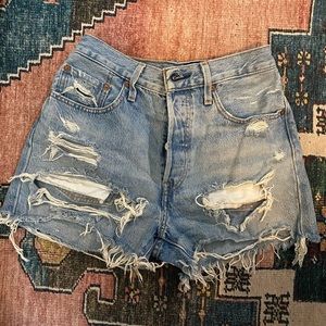 Levi 501 high waisted shorts size 26